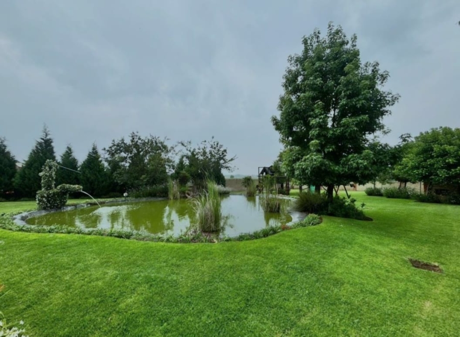 5 Bedroom Property for Sale in Grimbeeck Park North West